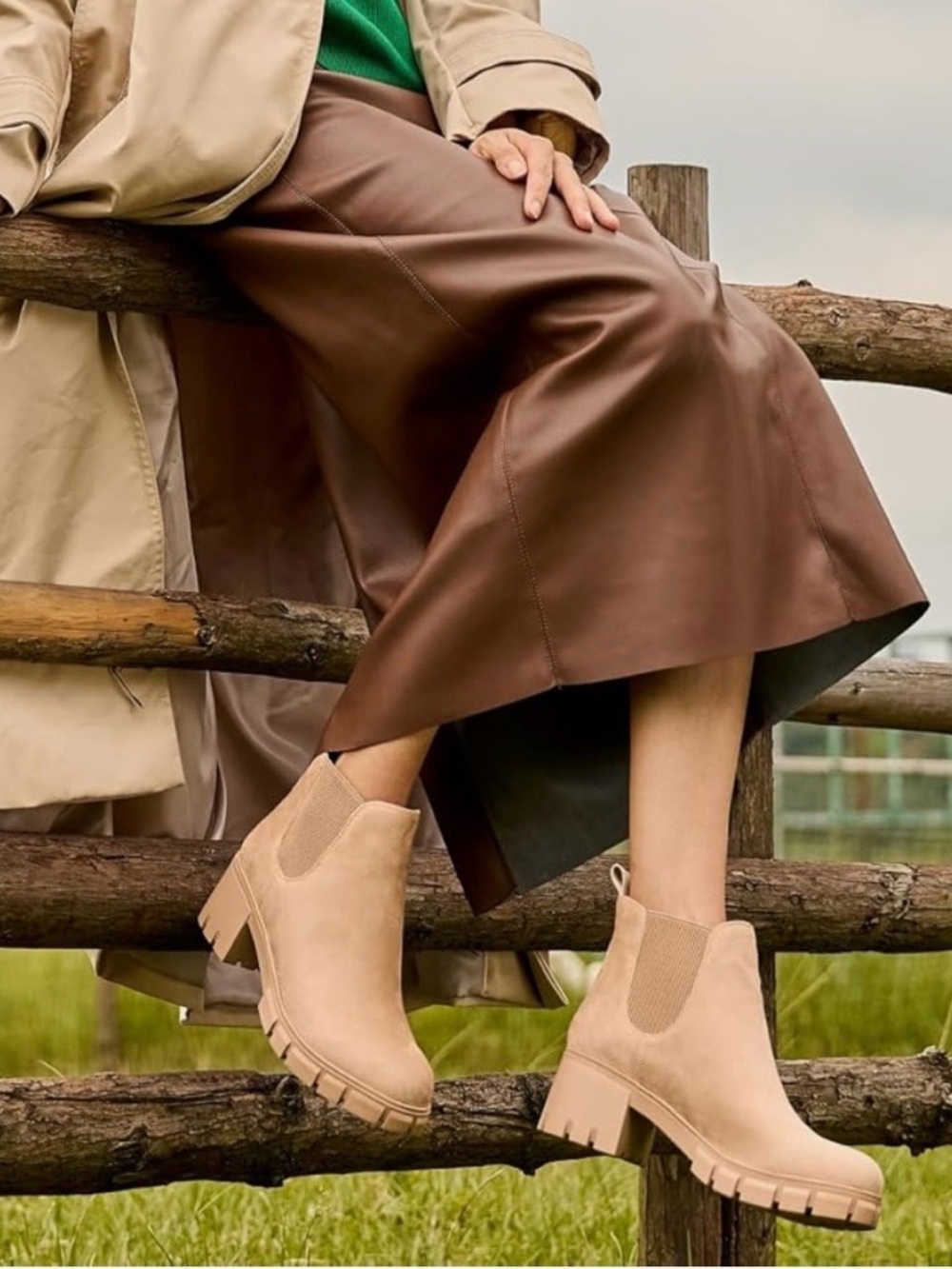 Chelsea Slip On Lug Sole Tan Nude Ankle Boots Booties Faux Suede Women's 6.5 New